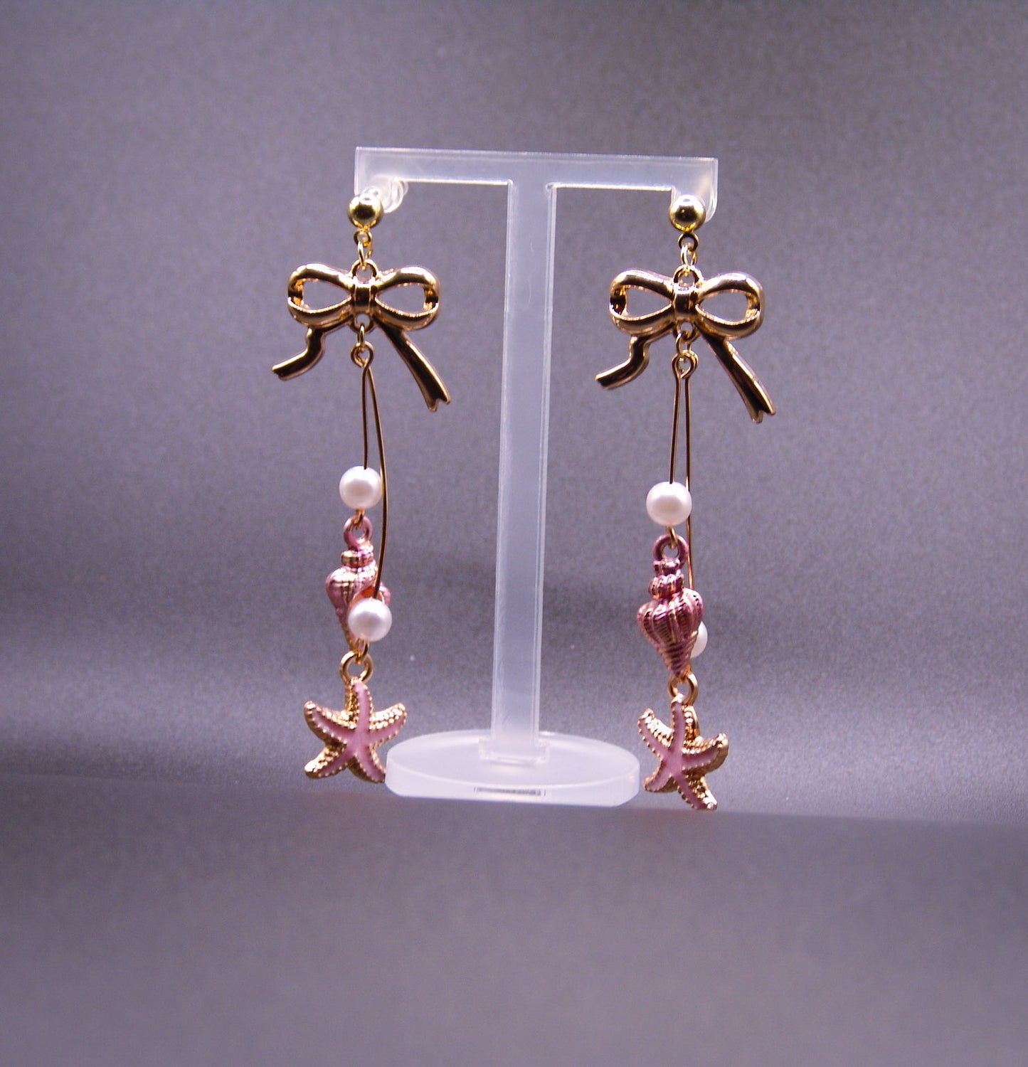 Seashell & Ribbon Gold Earings